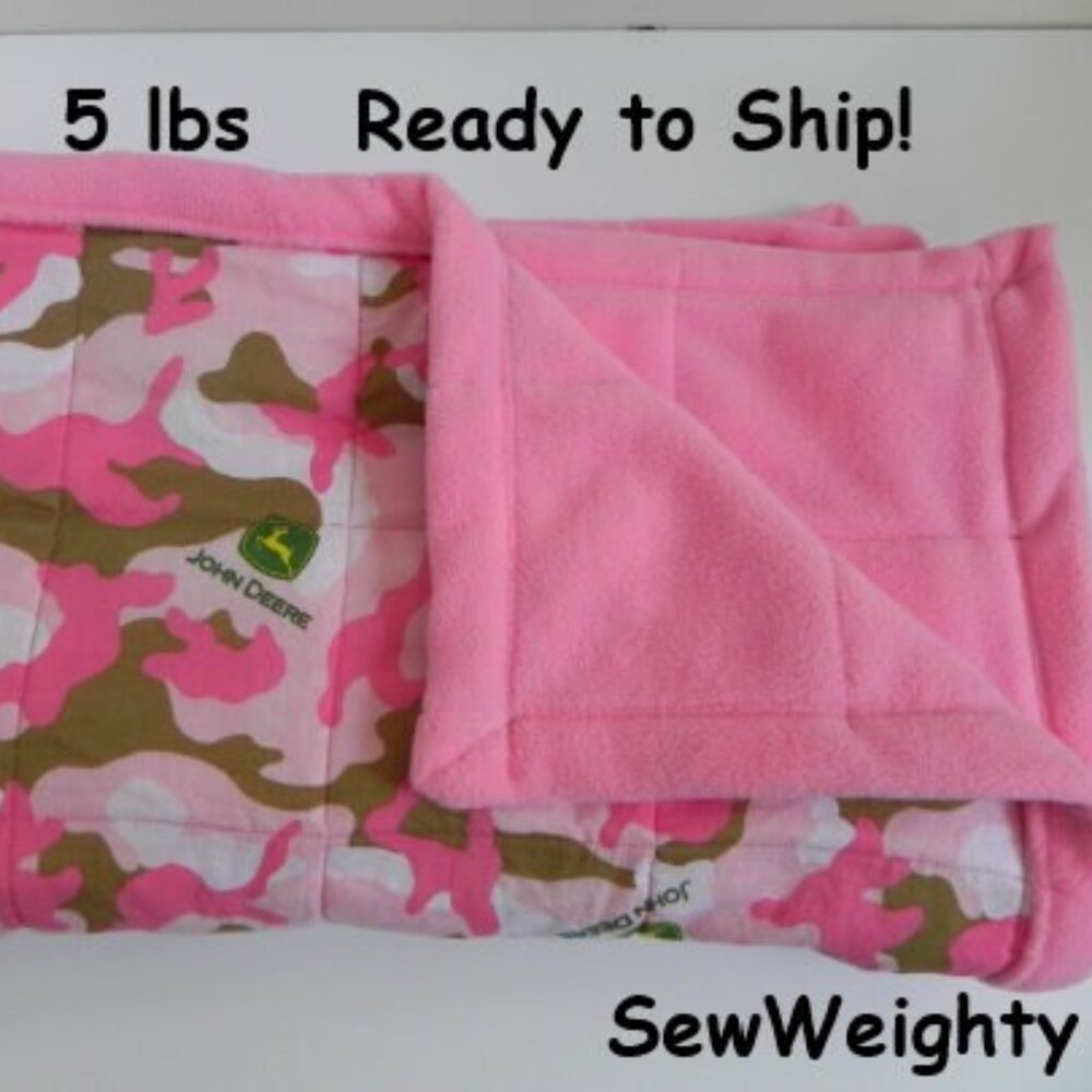 5 Pound Weighted blanket - Kid Sized with John Deere, Pink Camo Print - New